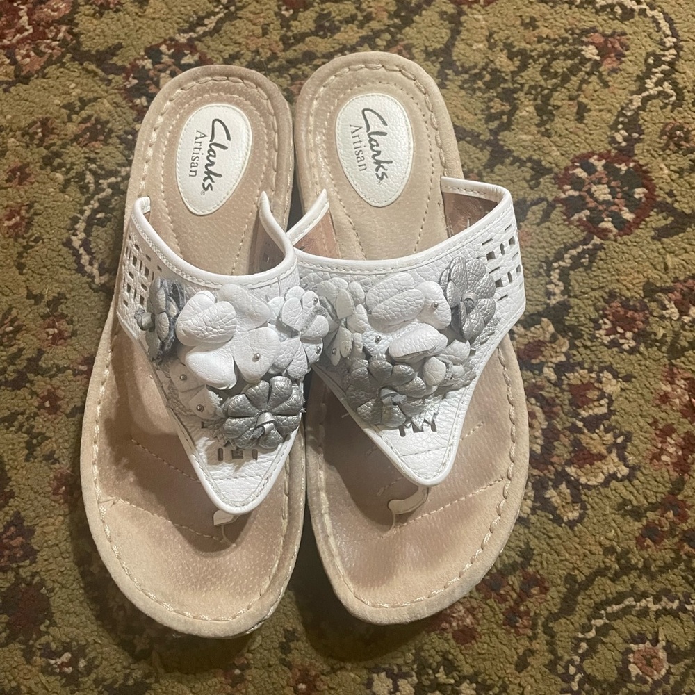 Clarks White and Gray Floral Slip-On Sandals 8M